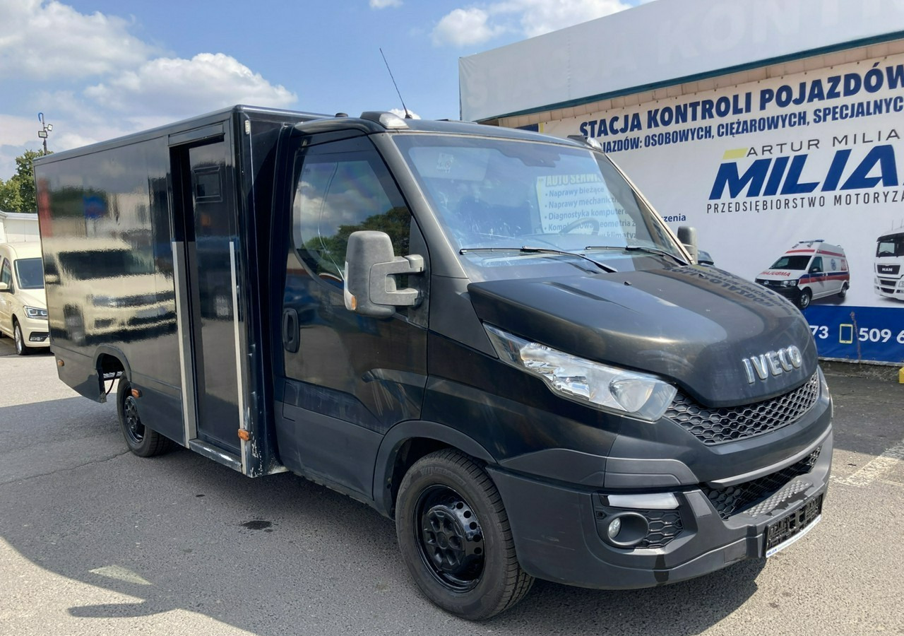 Iveco Daily Iveco 35-130 Bankowóz Kuloodporny Opancerzony Pancerny 2015 - Лекотоварен автомобил фургон: снимка 1 Iveco Daily Iveco 35-130 Bankowóz Kuloodporny Opancerzony Pancerny 2015 - Лекотоварен автомобил фургон: снимка 1