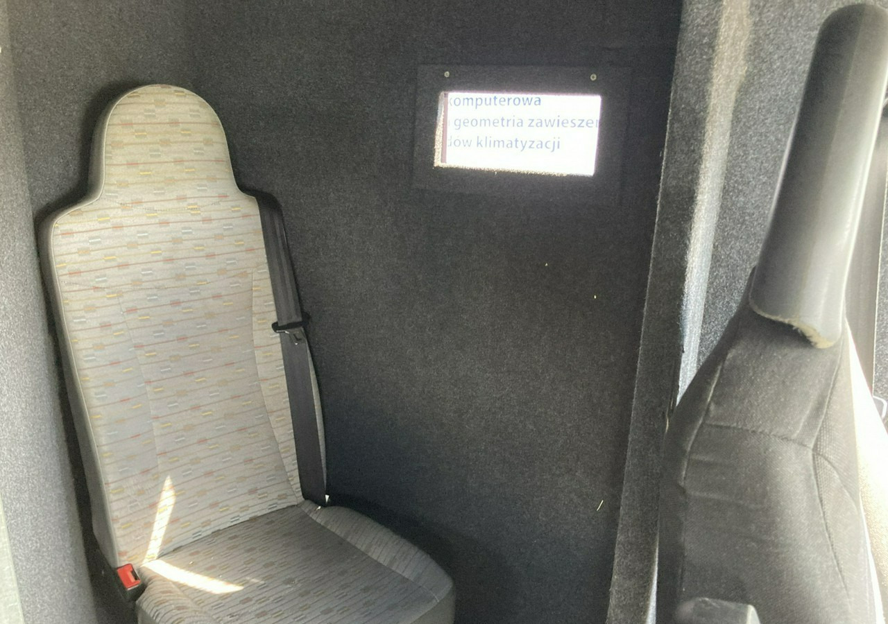 Iveco Daily Iveco 35-130 Bankowóz Kuloodporny Opancerzony Pancerny 2015 - Лекотоварен автомобил фургон: снимка 5 Iveco Daily Iveco 35-130 Bankowóz Kuloodporny Opancerzony Pancerny 2015 - Лекотоварен автомобил фургон: снимка 5