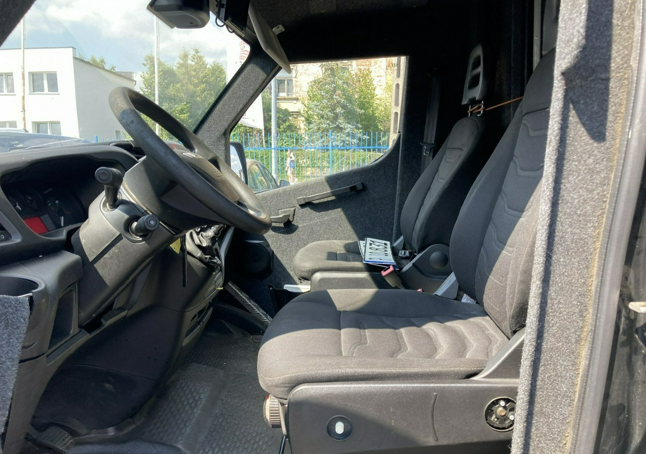 Инкасаторска кола Iveco Daily Iveco 35-130 Bankowóz Kuloodporny Opanceżony pancerny 2015: снимка 14