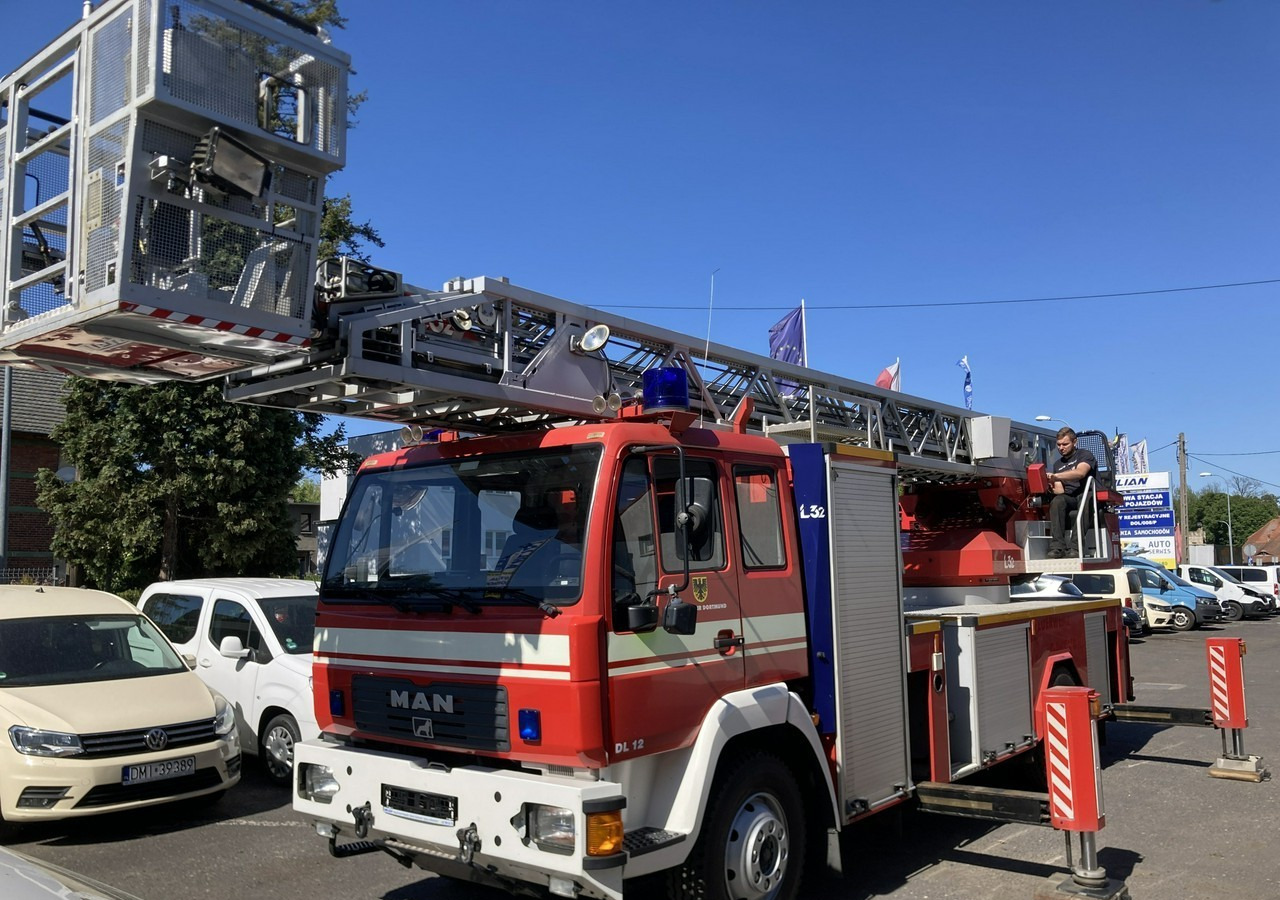 MAN Inny MAN Man 15,280 Straż pożarna drabina Strażacka zwyżka podnośnik 32m Metz - Пожарна кола: снимка 2 MAN Inny MAN Man 15,280 Straż pożarna drabina Strażacka zwyżka podnośnik 32m Metz - Пожарна кола: снимка 2