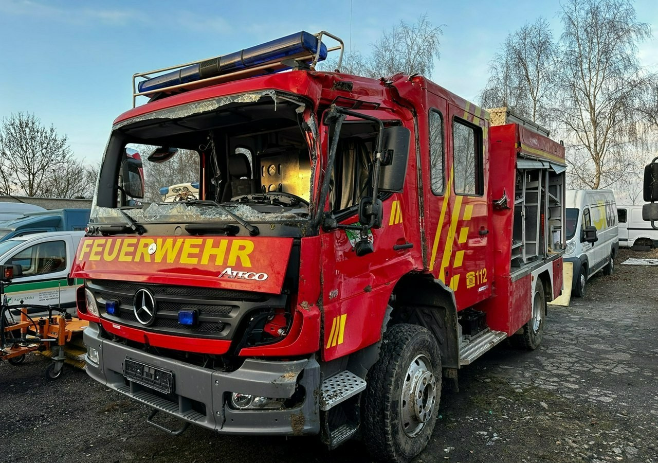 Mercedes-Benz Atego 918 Straż Pożarna 4X4 Wóz strażacki 2006 Atego 918 Straż Pożarna 4X4 Wóz strażacki 2006 - Пожарна кола: снимка 3 Mercedes-Benz Atego 918 Straż Pożarna 4X4 Wóz strażacki 2006 Atego 918 Straż Pożarna 4X4 Wóz strażacki 2006 - Пожарна кола: снимка 3