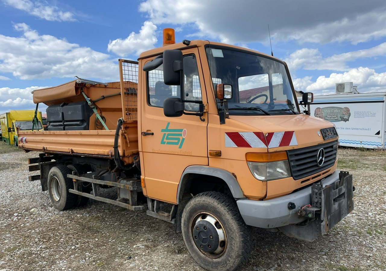Mercedes-Benz Inny Mercedes-Benz Mercedes Vario 815 Wywrotka 4X4 2004 - Снегорин: снимка 1 Mercedes-Benz Inny Mercedes-Benz Mercedes Vario 815 Wywrotka 4X4 2004 - Снегорин: снимка 1