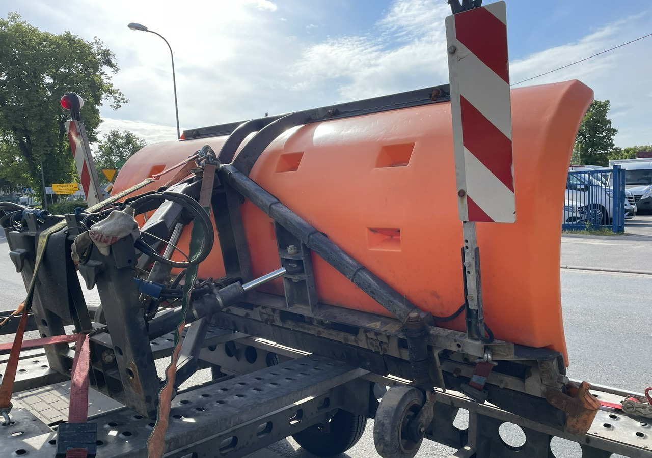 Mercedes-Benz Inny Mercedes-Benz Mercedes Vario 815 Wywrotka 4X4 posypywarka pług 2004 - Снегорин: снимка 4 Mercedes-Benz Inny Mercedes-Benz Mercedes Vario 815 Wywrotka 4X4 posypywarka pług 2004 - Снегорин: снимка 4
