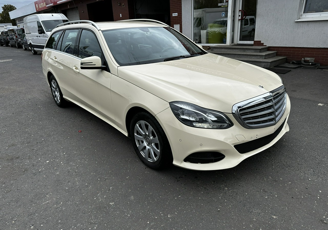 Mercedes-Benz Klasa E W212 E200 CDI Bluetec 7G-tronie 2015 LIFT Skóra FullLed ELEGANCE - Лек автомобил: снимка 1 Mercedes-Benz Klasa E W212 E200 CDI Bluetec 7G-tronie 2015 LIFT Skóra FullLed ELEGANCE - Лек автомобил: снимка 1