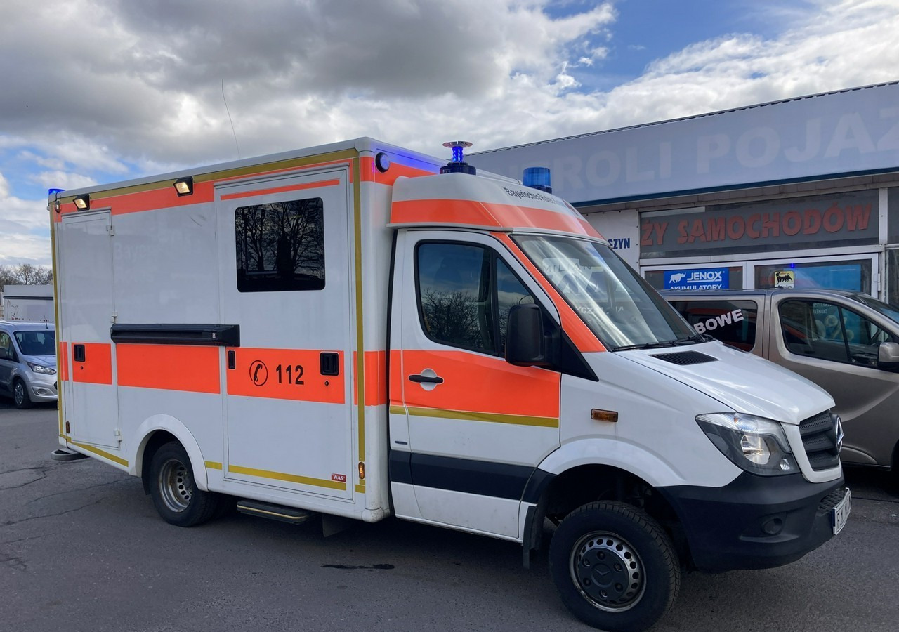 Mercedes-Benz Sprinter Sprinter 519 Karetka 4X4 Ambulans MODEL 2017 - Линейка: снимка 4 Mercedes-Benz Sprinter Sprinter 519 Karetka 4X4 Ambulans MODEL 2017 - Линейка: снимка 4