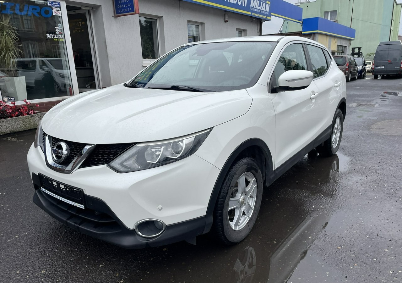 Nissan Qashqai II Nissan Qashqai 1.2 DIG-T Acenta Klimatronik Navi Kamera Model 2015 - Джип: снимка 2 Nissan Qashqai II Nissan Qashqai 1.2 DIG-T Acenta Klimatronik Navi Kamera Model 2015 - Джип: снимка 2