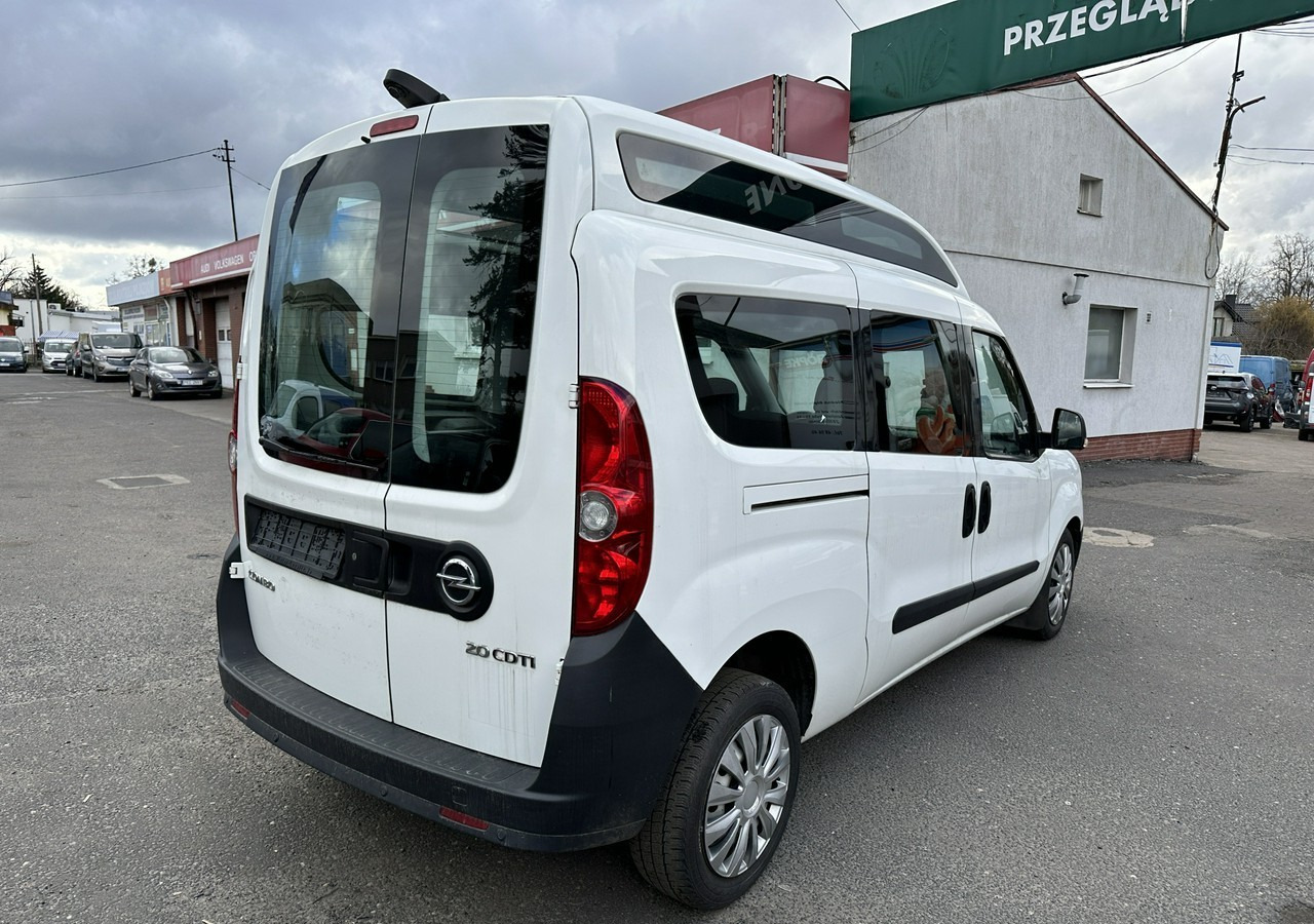Opel Combo III 2.0CDTI Maxi Panorama Klima Kamera Webasto 2016 - Лек автомобил: снимка 3 Opel Combo III 2.0CDTI Maxi Panorama Klima Kamera Webasto 2016 - Лек автомобил: снимка 3
