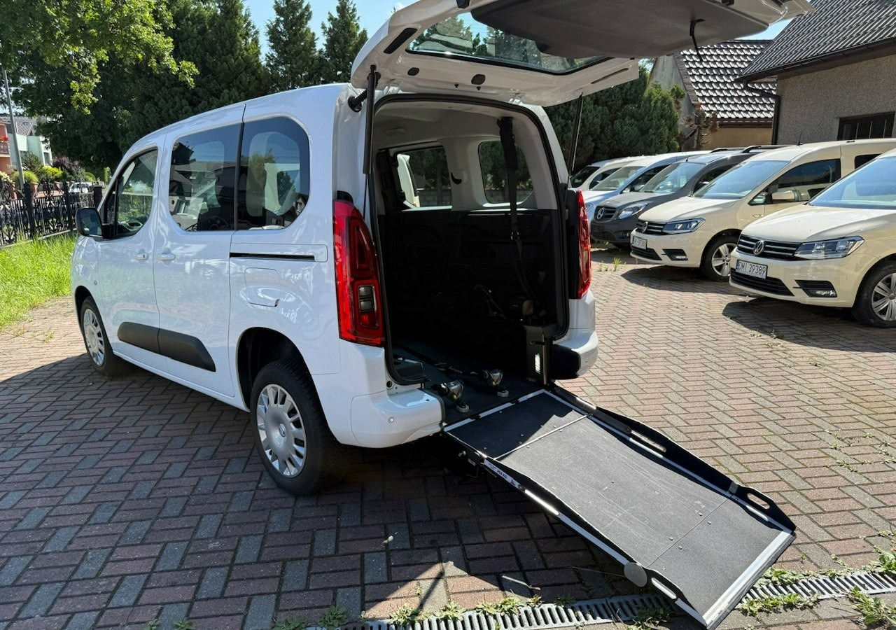 Opel Combo IV Opel Combo Life Niepełnosprawnych inwalida Rampa 32105 km Model 2022 - Лек автомобил: снимка 3 Opel Combo IV Opel Combo Life Niepełnosprawnych inwalida Rampa 32105 km Model 2022 - Лек автомобил: снимка 3