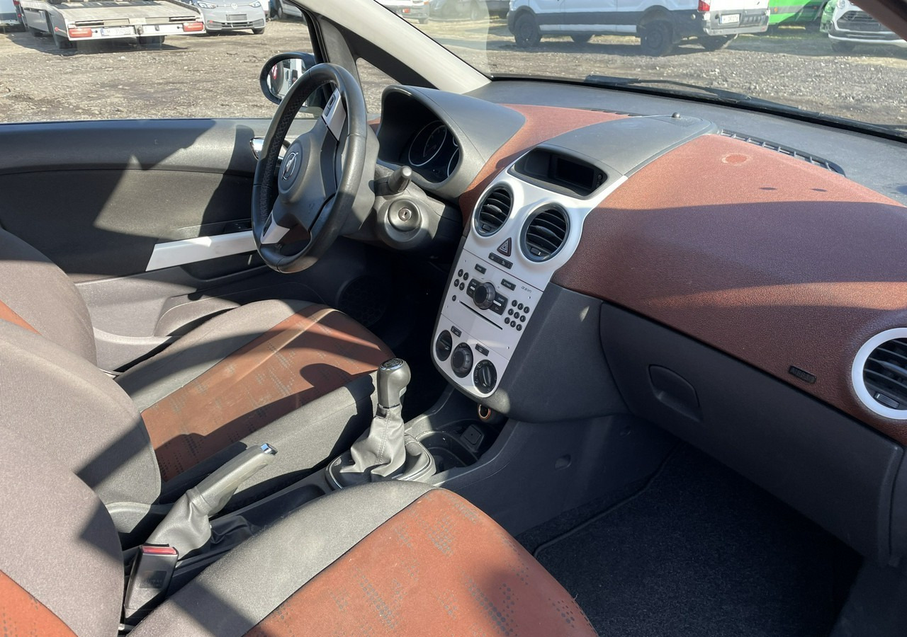 Opel Corsa D Corsa 1.4-87 KM Klima 2011 - Лек автомобил: снимка 3 Opel Corsa D Corsa 1.4-87 KM Klima 2011 - Лек автомобил: снимка 3