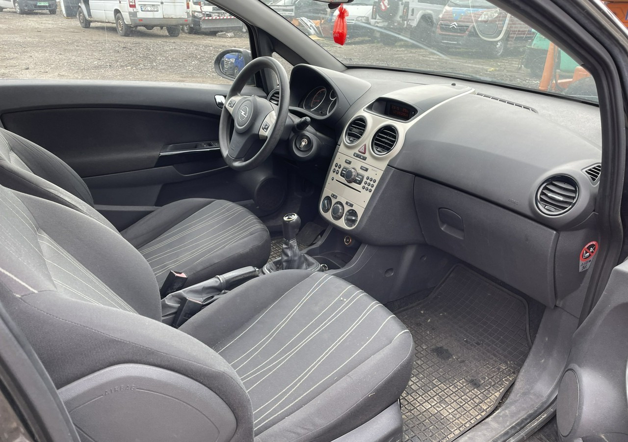 Opel Corsa D Opel Corsa 1,2-16V 80KM Klima 2008 - Хечбек: снимка 2 Opel Corsa D Opel Corsa 1,2-16V 80KM Klima 2008 - Хечбек: снимка 2