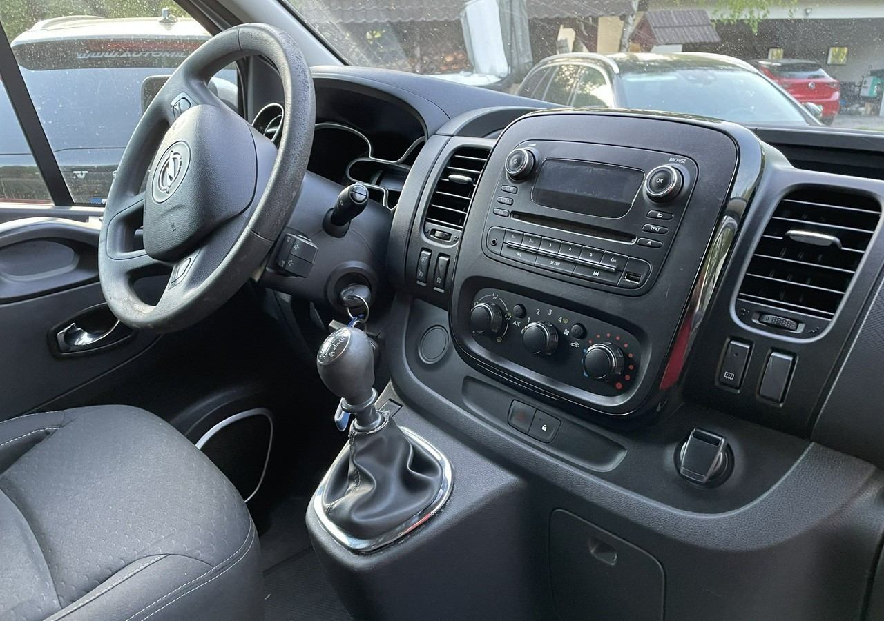 Opel Vivaro III Opel Vivaro 1.6-125KM Long 2x Klima Model 2019 - Лек автомобил: снимка 3 Opel Vivaro III Opel Vivaro 1.6-125KM Long 2x Klima Model 2019 - Лек автомобил: снимка 3