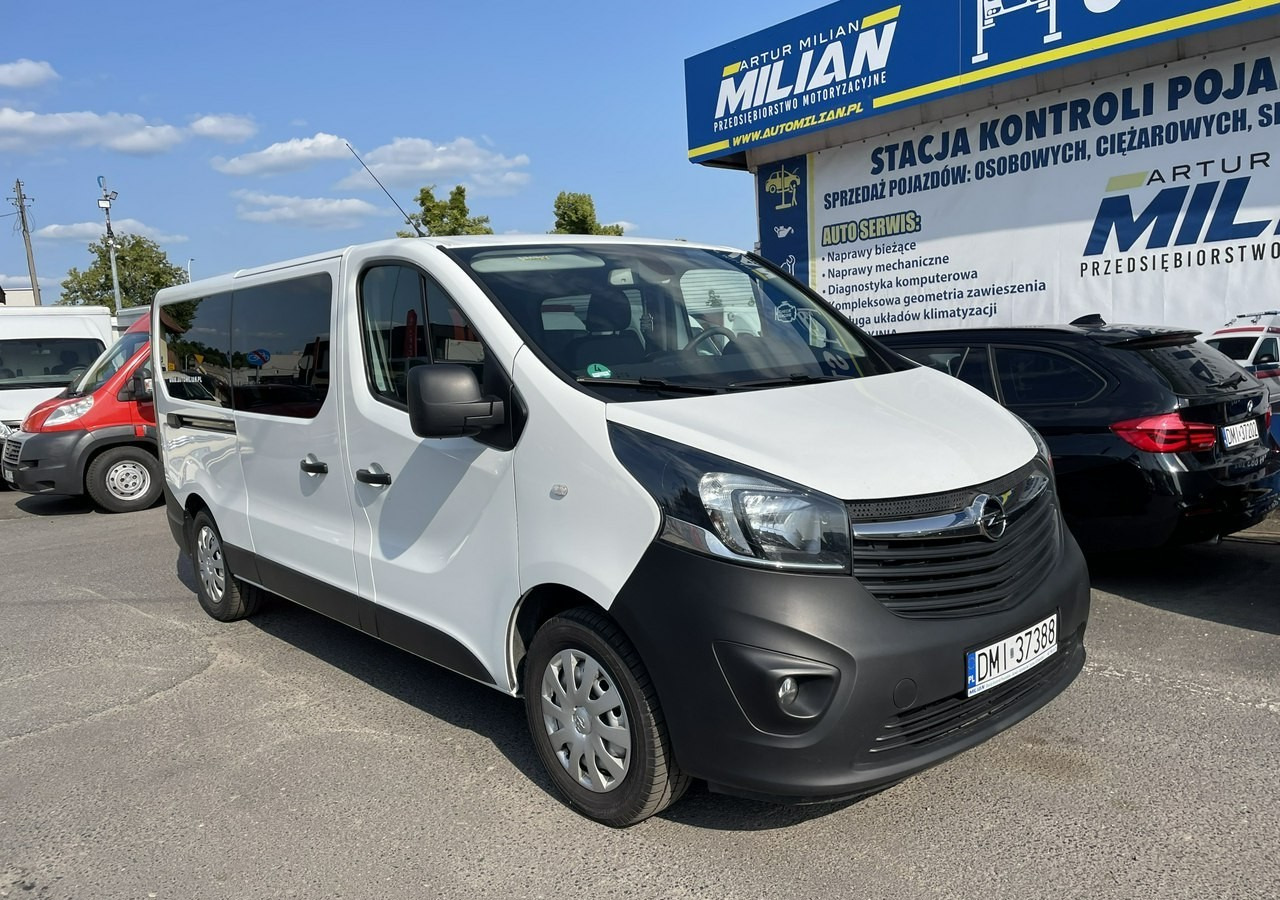 Opel Vivaro III Vivaro L2H1 LONG 1.6CDTI 121KM 2xKLIMA 9-osobowy 2019 Bezwypadkowy - Лек автомобил: снимка 2 Opel Vivaro III Vivaro L2H1 LONG 1.6CDTI 121KM 2xKLIMA 9-osobowy 2019 Bezwypadkowy - Лек автомобил: снимка 2