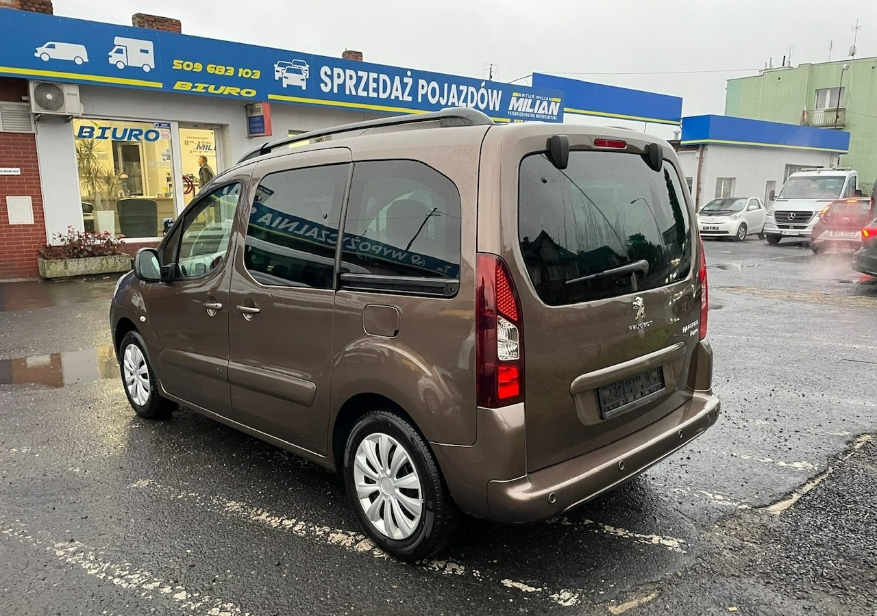 Peugeot Partner II Peugeot Partner Tepee 1.6 VTi 120KM Family Model 2013 - Комби: снимка 3 Peugeot Partner II Peugeot Partner Tepee 1.6 VTi 120KM Family Model 2013 - Комби: снимка 3