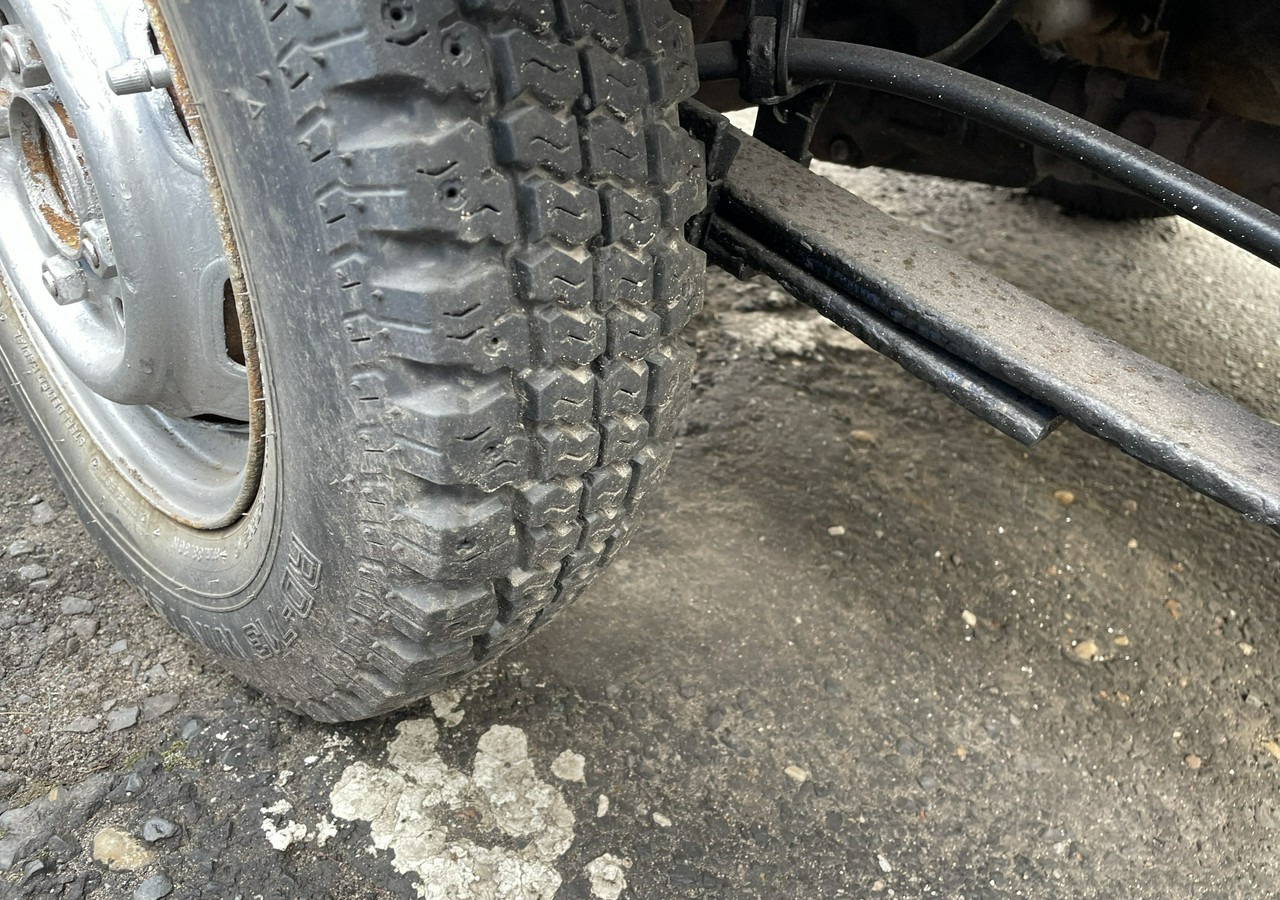 Лизинг на  Piaggio Piaggio PFAU Wywrotka 4X4 posypywarka odśnieżarka pług 2009 Piaggio Piaggio PFAU Wywrotka 4X4 posypywarka odśnieżarka pług 2009: снимка 8 Лизинг на  Piaggio Piaggio PFAU Wywrotka 4X4 posypywarka odśnieżarka pług 2009 Piaggio Piaggio PFAU Wywrotka 4X4 posypywarka odśnieżarka pług 2009: снимка 8