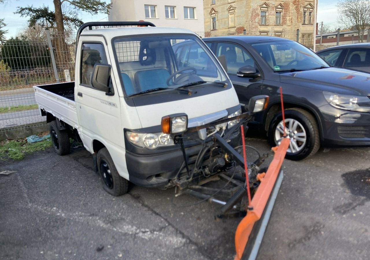 Piaggio Piaggio Porter 4X4 Skrzynia odśnieżarka Pług 2011 - Снегорин: снимка 2 Piaggio Piaggio Porter 4X4 Skrzynia odśnieżarka Pług 2011 - Снегорин: снимка 2