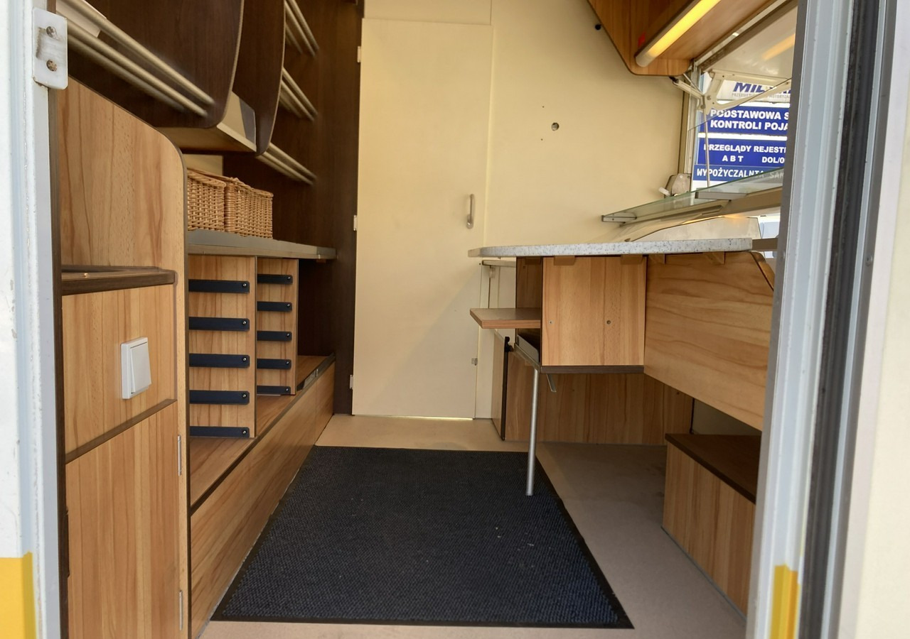 Лизинг на  Renault Master Autosklep pieczyw Gastronomiczny Food Truck Foodtruck sklep Borco 20 Renault Master Autosklep pieczyw Gastronomiczny Food Truck Foodtruck sklep Borco 20: снимка 13