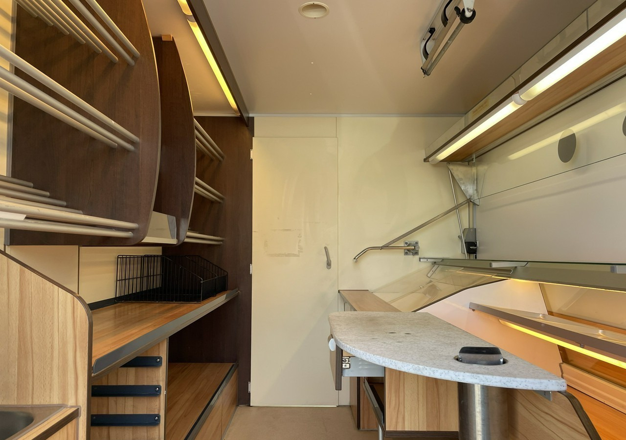 Renault Master Autosklep pieczyw Sklep Gastronomiczny Food Truck Foodtruck Borco 20 - Магазин камион: снимка 2 Renault Master Autosklep pieczyw Sklep Gastronomiczny Food Truck Foodtruck Borco 20 - Магазин камион: снимка 2
