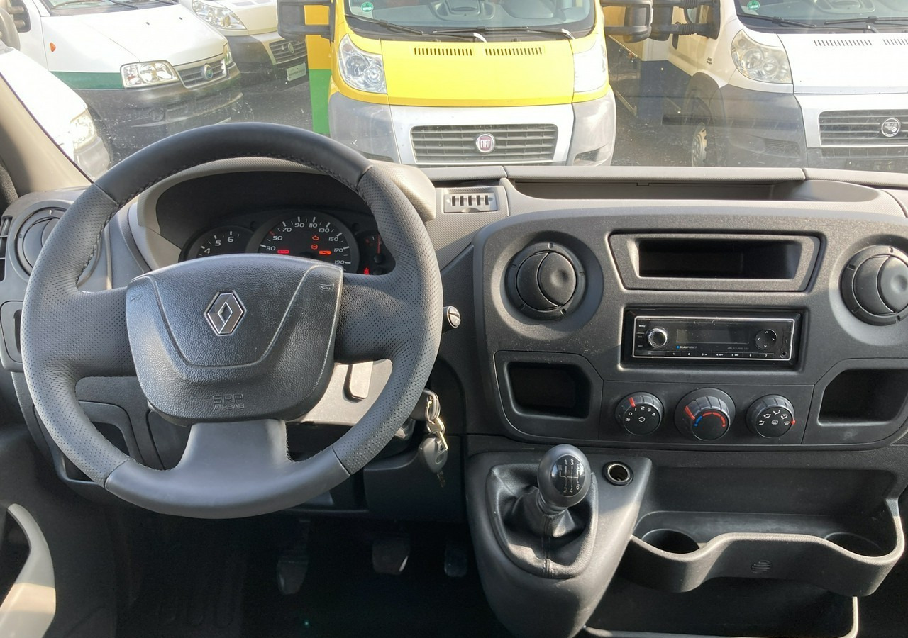 Interior photo 1: Магазин камион Renault Master Autosklep pieczywa Gastronomiczny Food Truck Foodtruck sklep BORCO20