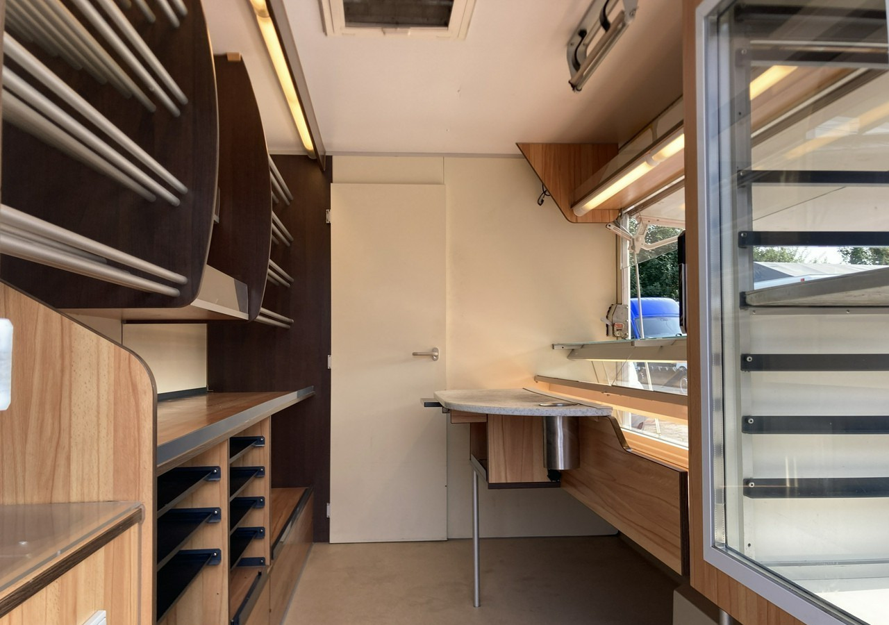 Renault Master Autosklep pieczywa Gastronomiczny Food Truck Foodtruck sklep BORCO20 - Магазин камион: снимка 3 Renault Master Autosklep pieczywa Gastronomiczny Food Truck Foodtruck sklep BORCO20 - Магазин камион: снимка 3
