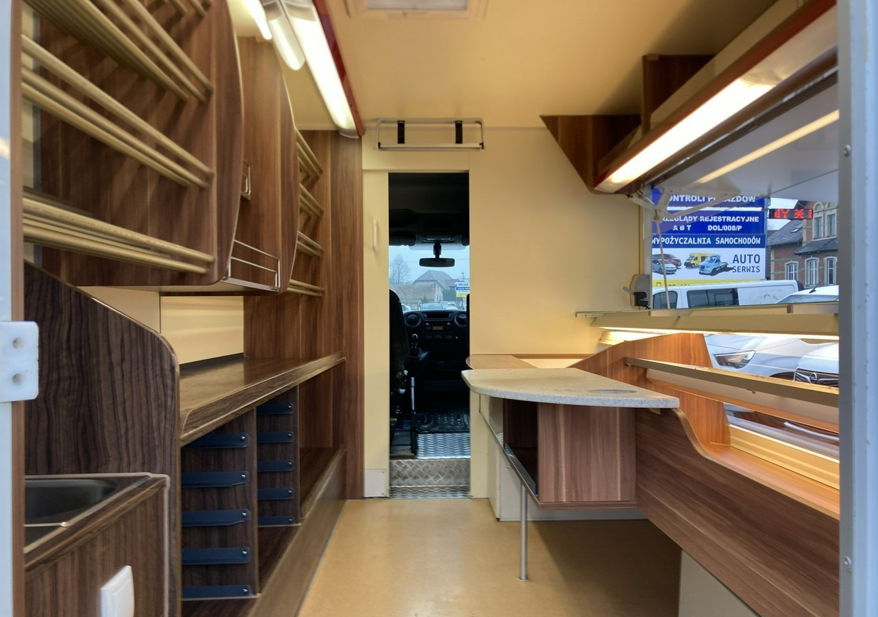 Renault Master Autosklep sklep Bar Gastronomiczny Food Truck Foodtruck Borco 2017 - Магазин камион: снимка 3 Renault Master Autosklep sklep Bar Gastronomiczny Food Truck Foodtruck Borco 2017 - Магазин камион: снимка 3