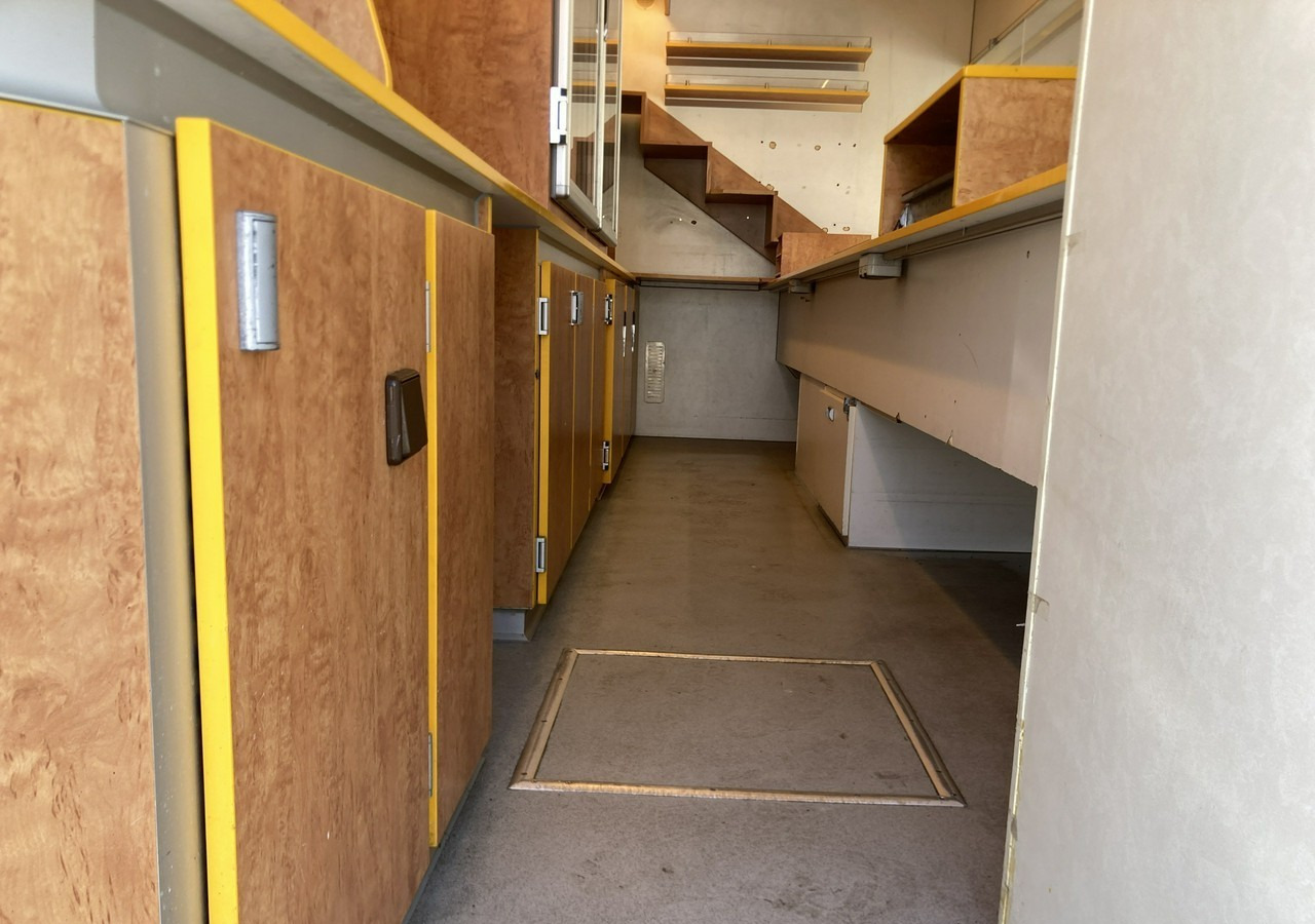 Лизинг на  Renault Master Autosklep wędlin sklep bar Gastronomiczny Food Truck Foodtruck Borco Renault Master Autosklep wędlin sklep bar Gastronomiczny Food Truck Foodtruck Borco: снимка 9