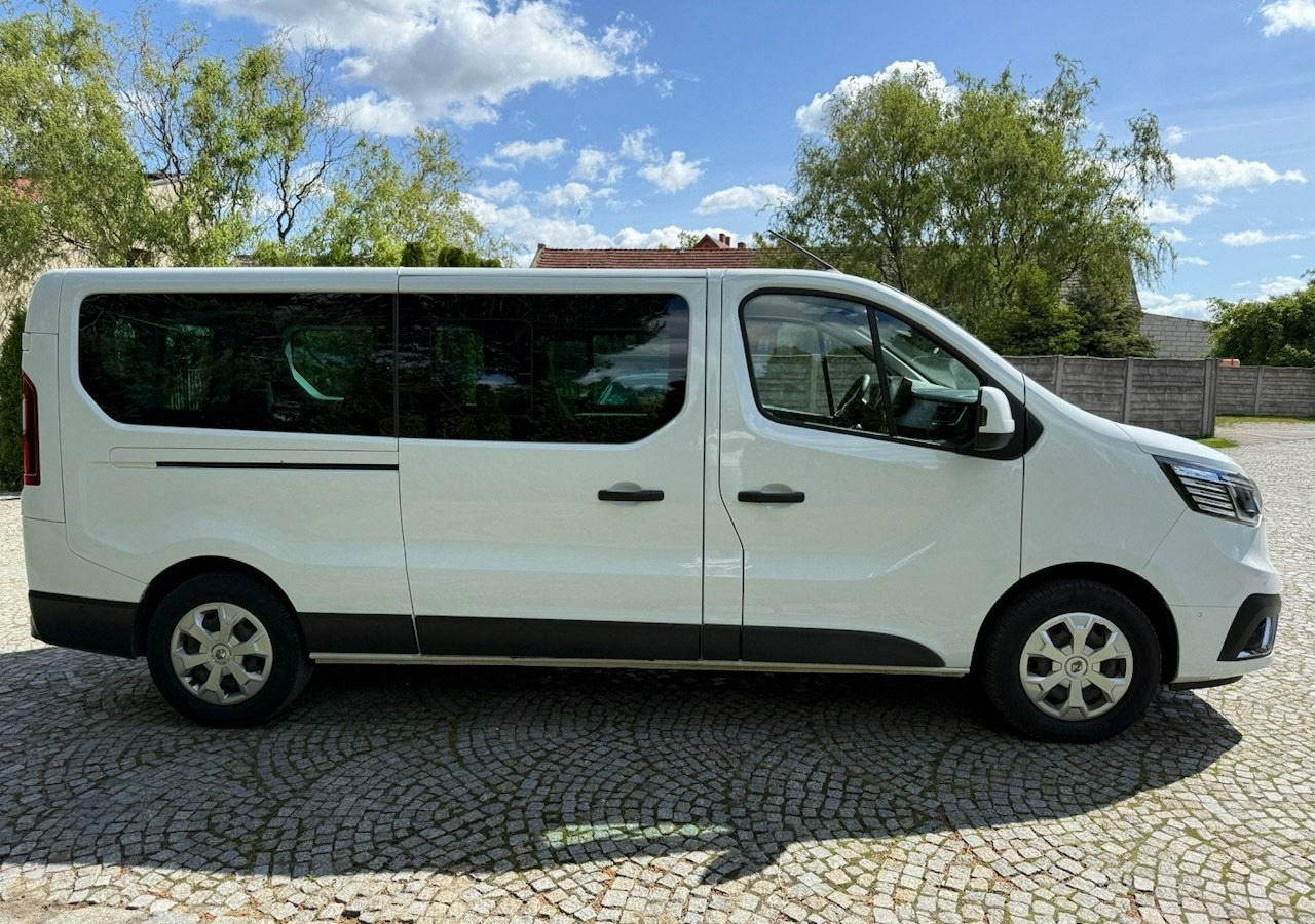Renault Trafic III 2.0dci 110KM L2H1 LONG 9-osobowy 2xKlima Navi Kamera 2022 - Лек автомобил: снимка 4 Renault Trafic III 2.0dci 110KM L2H1 LONG 9-osobowy 2xKlima Navi Kamera 2022 - Лек автомобил: снимка 4