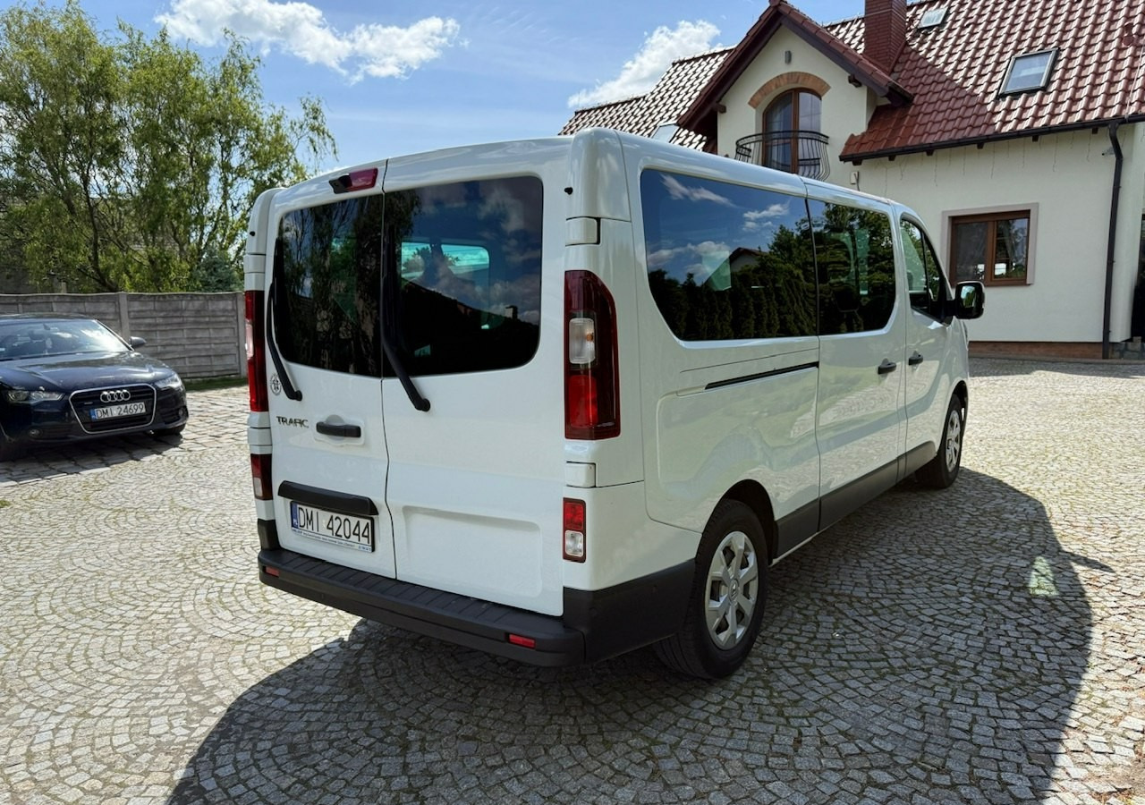 Renault Trafic III 2.0dci 110KM L2H1 LONG 9-osobowy 2xKlima Navi Kamera 2022 - Лек автомобил: снимка 3 Renault Trafic III 2.0dci 110KM L2H1 LONG 9-osobowy 2xKlima Navi Kamera 2022 - Лек автомобил: снимка 3