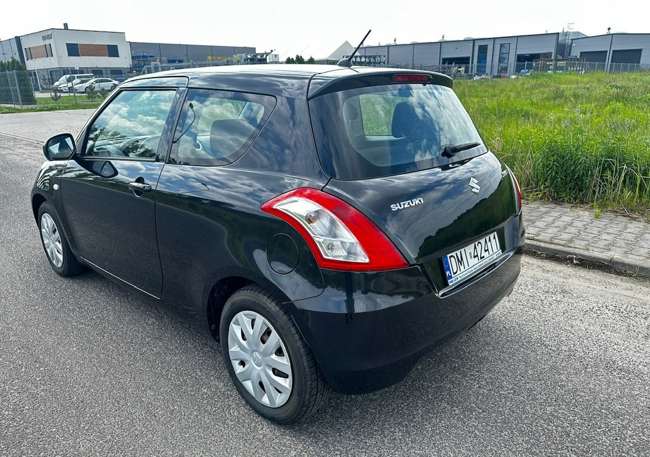 Suzuki Swift V Suzuki Swift 1.2-94KM Klima Model 2012 - Хечбек: снимка 3 Suzuki Swift V Suzuki Swift 1.2-94KM Klima Model 2012 - Хечбек: снимка 3