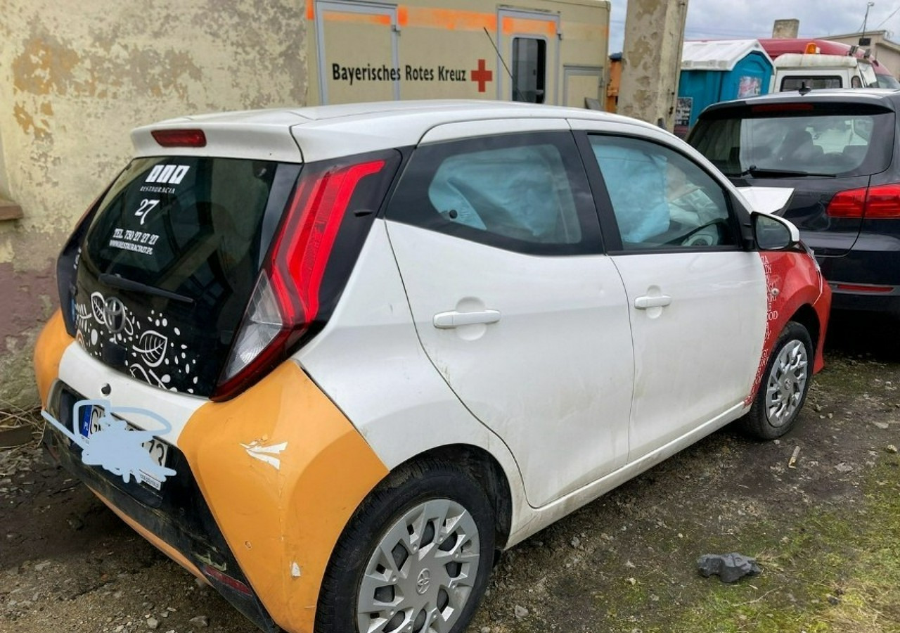 Toyota Aygo II Aygo 1.0-16V Klima Salon PL 2021 Bezyna + LPG - Хечбек: снимка 2 Toyota Aygo II Aygo 1.0-16V Klima Salon PL 2021 Bezyna + LPG - Хечбек: снимка 2
