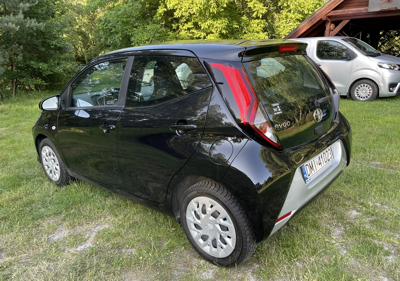 Toyota Aygo II Toyota Aygo 1.0-16V Klima Salon PL 24651km Model 2021 - Хечбек: снимка 3 Toyota Aygo II Toyota Aygo 1.0-16V Klima Salon PL 24651km Model 2021 - Хечбек: снимка 3