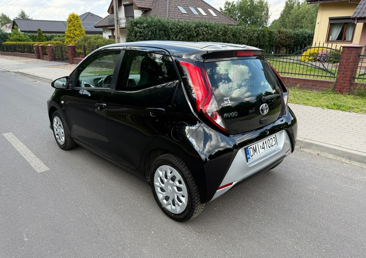 Toyota Aygo II Toyota Aygo 1.0-16V Klima Salon PL 24651km Model 2021 - Хечбек: снимка 3 Toyota Aygo II Toyota Aygo 1.0-16V Klima Salon PL 24651km Model 2021 - Хечбек: снимка 3