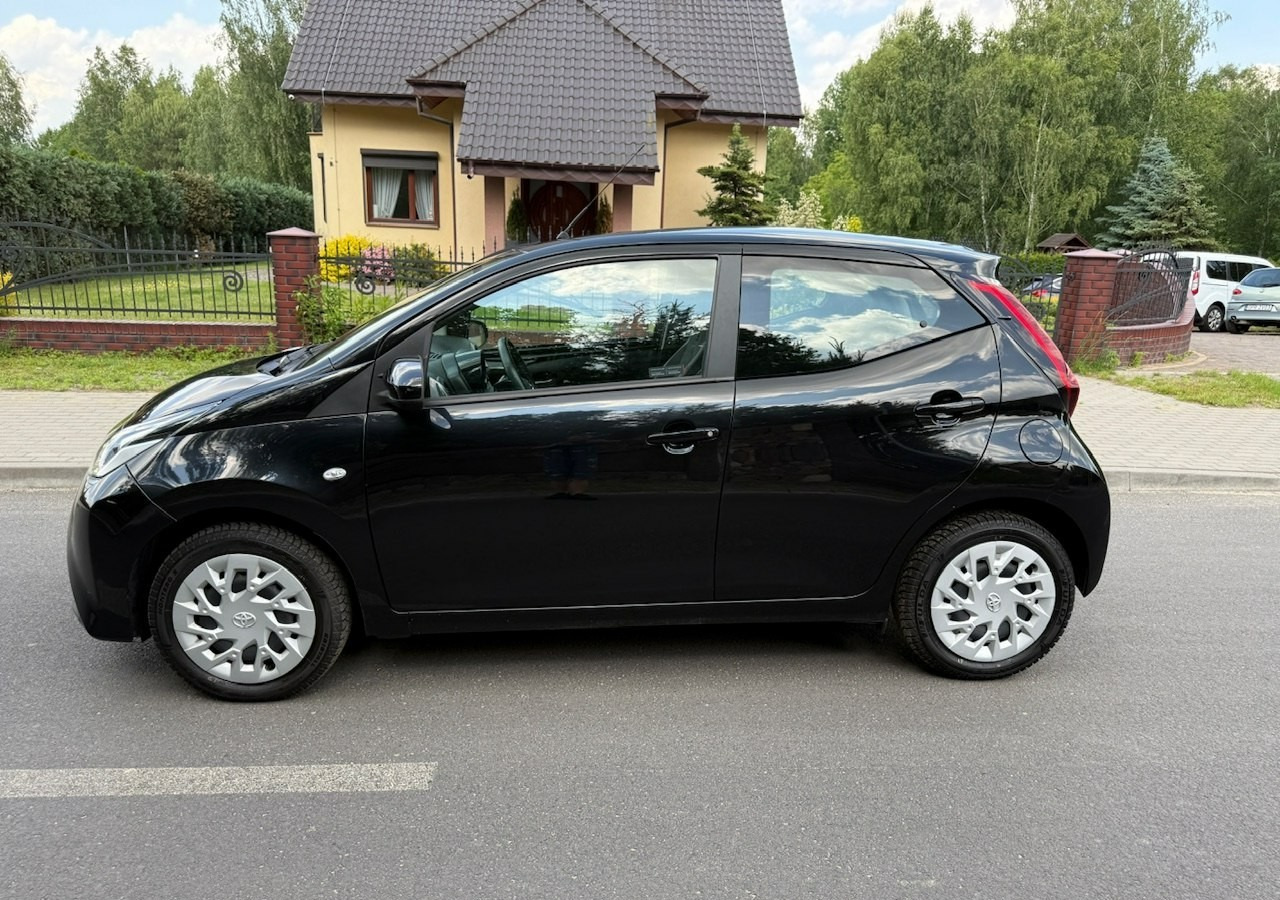 Toyota Aygo II Toyota Aygo 1.0-16V Klima Salon PL 24651km Model 2021 - Хечбек: снимка 2 Toyota Aygo II Toyota Aygo 1.0-16V Klima Salon PL 24651km Model 2021 - Хечбек: снимка 2