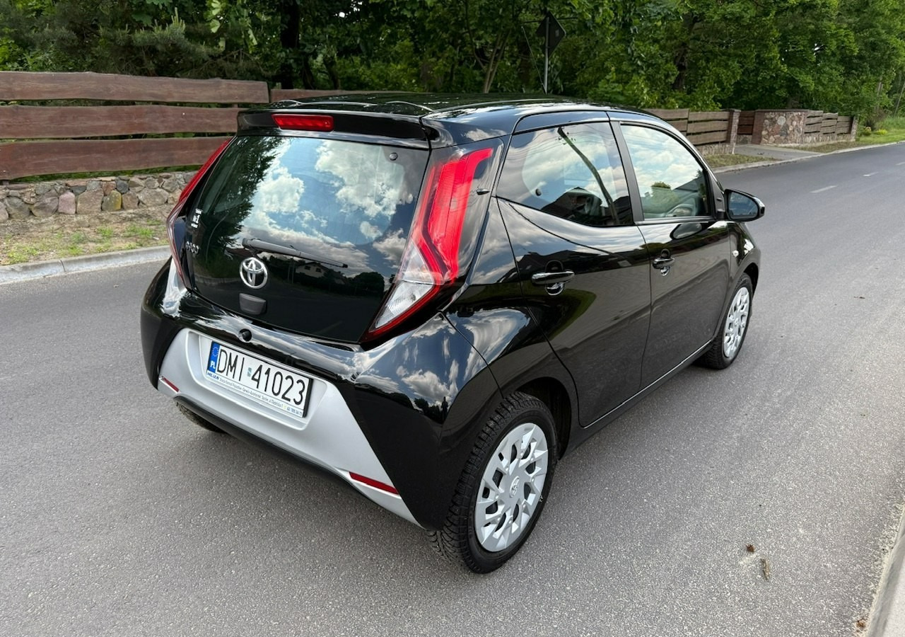 Toyota Aygo II Toyota Aygo 1.0-16V Klima Salon PL 24651km Model 2021 - Хечбек: снимка 4 Toyota Aygo II Toyota Aygo 1.0-16V Klima Salon PL 24651km Model 2021 - Хечбек: снимка 4