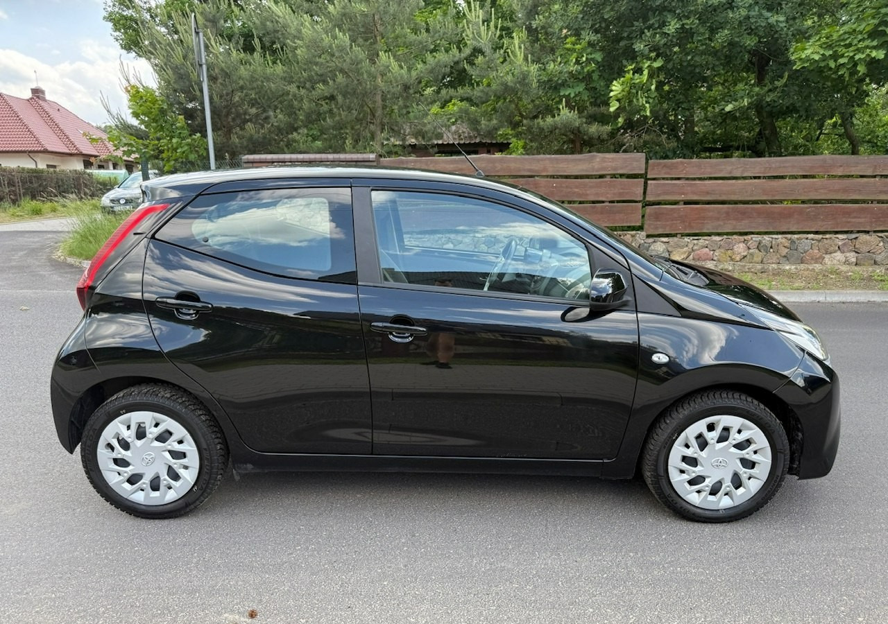 Toyota Aygo II Toyota Aygo 1.0-16V Klima Salon PL 24651km Model 2021 - Хечбек: снимка 5 Toyota Aygo II Toyota Aygo 1.0-16V Klima Salon PL 24651km Model 2021 - Хечбек: снимка 5