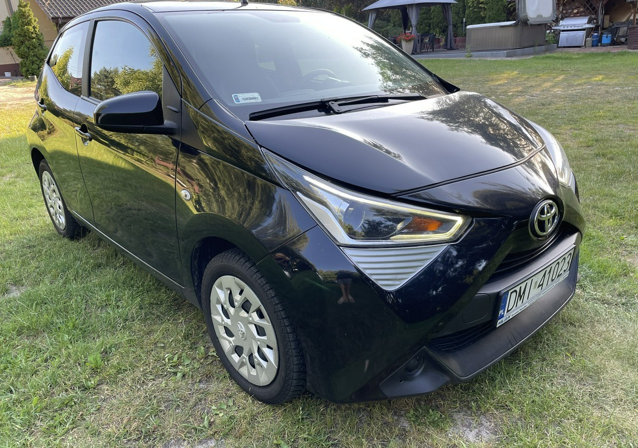 Toyota Aygo II Toyota Aygo 1.0-16V Klima Salon PL 24651km Model 2021 - Хечбек: снимка 1 Toyota Aygo II Toyota Aygo 1.0-16V Klima Salon PL 24651km Model 2021 - Хечбек: снимка 1