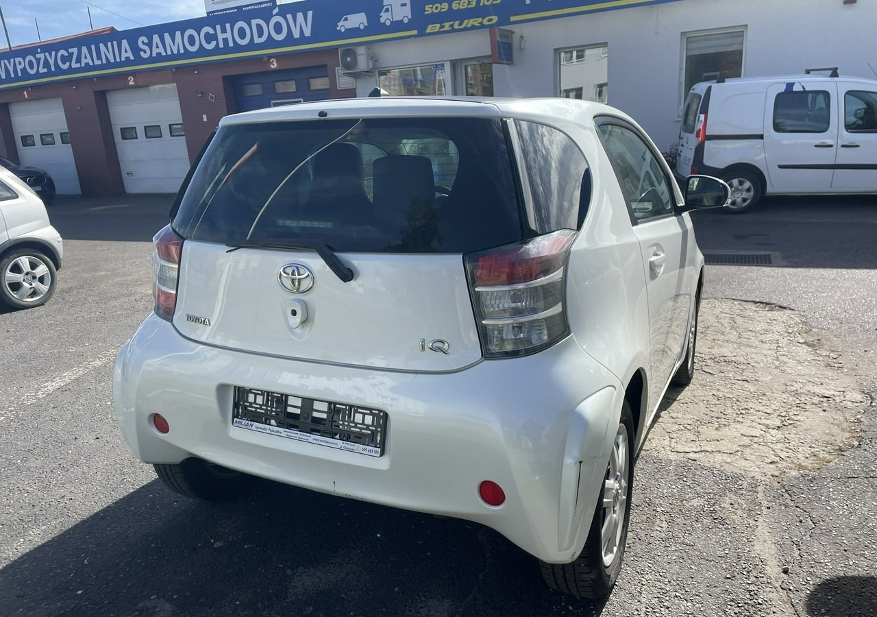 Toyota IQ Toyota iQ Klima - Хечбек: снимка 3 Toyota IQ Toyota iQ Klima - Хечбек: снимка 3