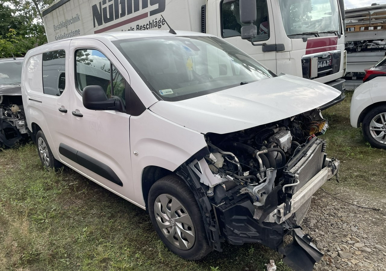 Toyota Inny Toyota Toyota Proace City MAXI Automat Klima 5-osob Salon PL Model 2020 - Товарен бус: снимка 4 Toyota Inny Toyota Toyota Proace City MAXI Automat Klima 5-osob Salon PL Model 2020 - Товарен бус: снимка 4