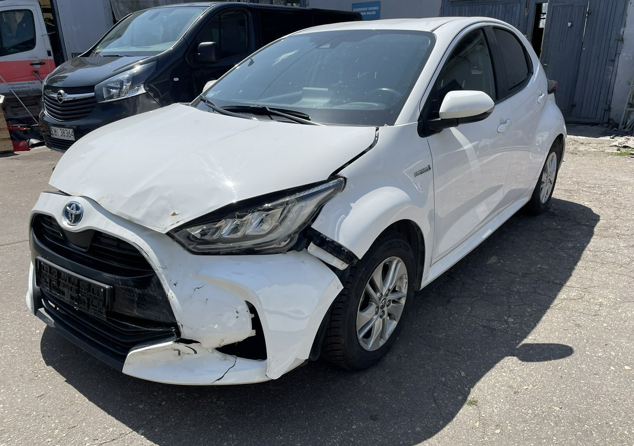 Toyota Yaris IV Toyota Yaris Hybrid 1.5 Active Salon PL 2023 FV 23% - Хечбек: снимка 1 Toyota Yaris IV Toyota Yaris Hybrid 1.5 Active Salon PL 2023 FV 23% - Хечбек: снимка 1