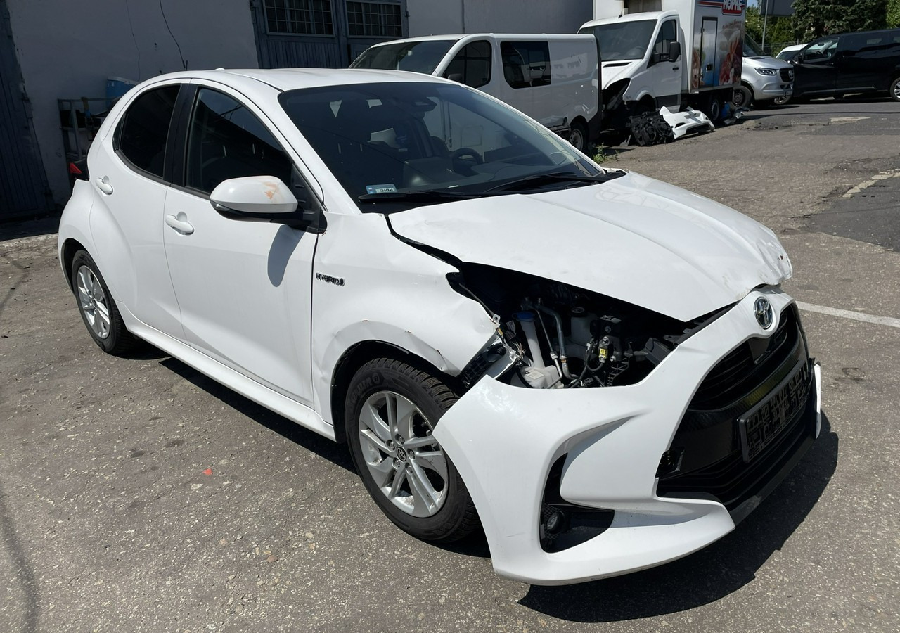 Toyota Yaris IV Toyota Yaris Hybrid 1.5 Active Salon PL 2023 FV 23% - Хечбек: снимка 2 Toyota Yaris IV Toyota Yaris Hybrid 1.5 Active Salon PL 2023 FV 23% - Хечбек: снимка 2