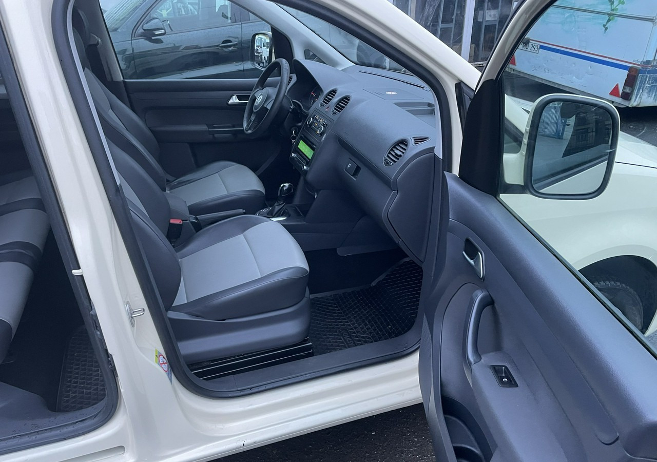Volkswagen Caddy III Caddy 1.6 TDI dla Niepełnosprawnych inwalida rampa 2015 - Лек автомобил: снимка 4 Volkswagen Caddy III Caddy 1.6 TDI dla Niepełnosprawnych inwalida rampa 2015 - Лек автомобил: снимка 4