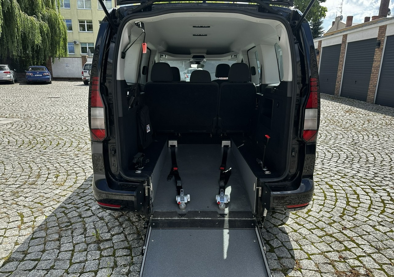 Volkswagen Caddy III Caddy dla Niepełnosprawnych inwalida rampa 43053km PFRON Model 2023 - Лек автомобил: снимка 4 Volkswagen Caddy III Caddy dla Niepełnosprawnych inwalida rampa 43053km PFRON Model 2023 - Лек автомобил: снимка 4