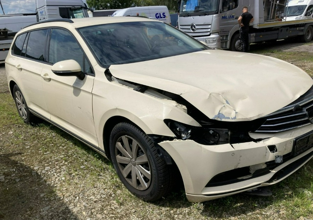Volkswagen Passat B8 Passat B8 2.0-150KM 2018 - Лек автомобил: снимка 2 Volkswagen Passat B8 Passat B8 2.0-150KM 2018 - Лек автомобил: снимка 2