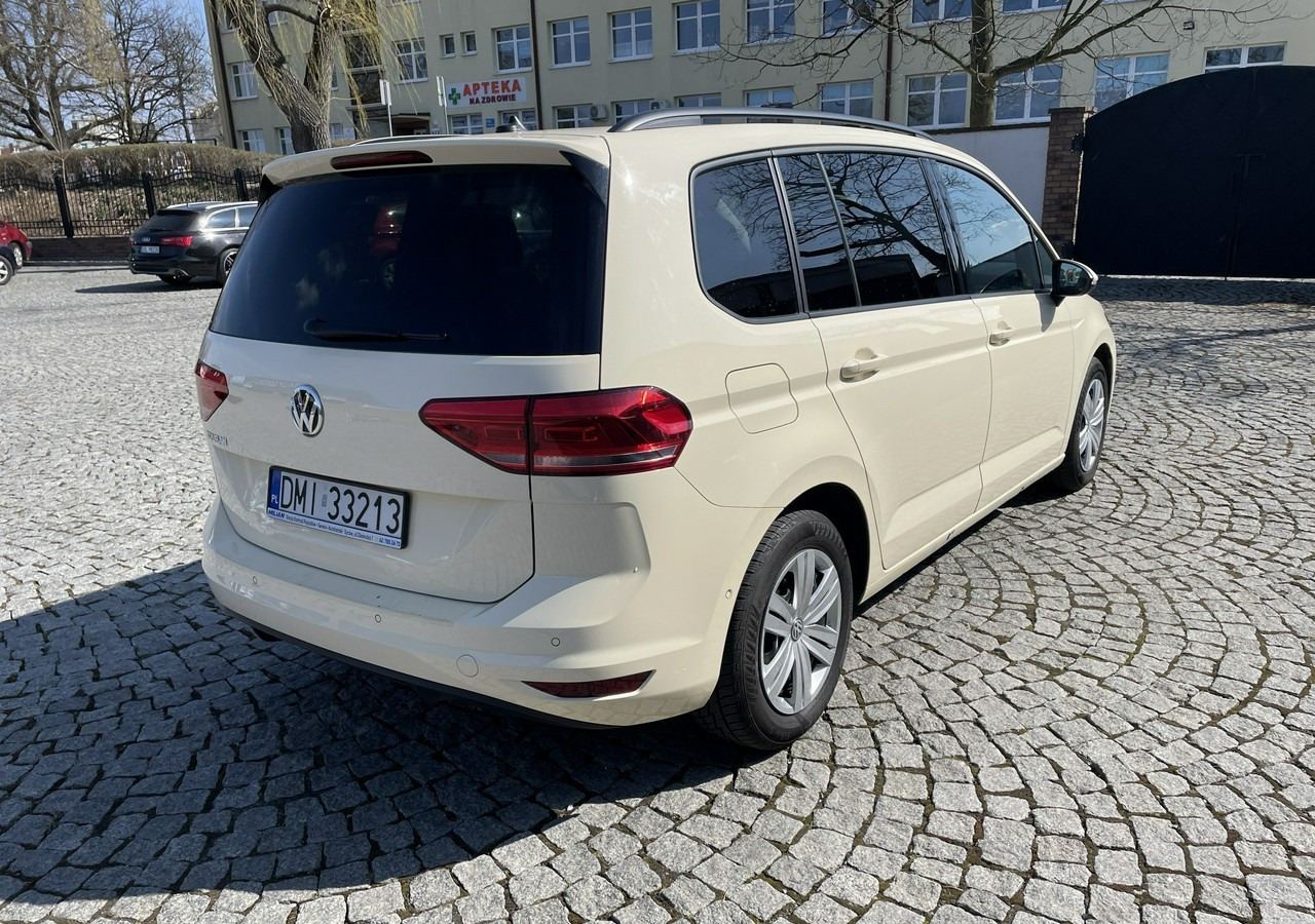 Volkswagen Touran III 2.0 TDI DSG Automat 7osobowy 2020 - Лек автомобил: снимка 2 Volkswagen Touran III 2.0 TDI DSG Automat 7osobowy 2020 - Лек автомобил: снимка 2