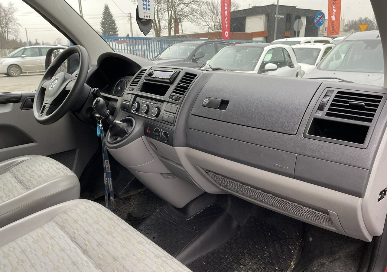 Volkswagen Transporter T5 Transporter T5 Lift 2.0 Tdi 9-osob Klima 2011 - Лек автомобил: снимка 4 Volkswagen Transporter T5 Transporter T5 Lift 2.0 Tdi 9-osob Klima 2011 - Лек автомобил: снимка 4
