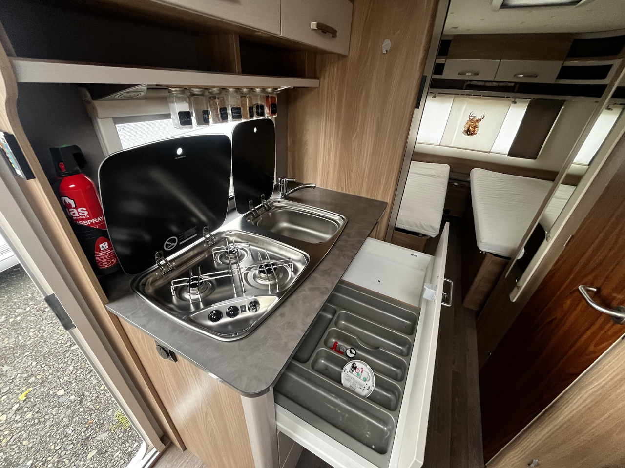 Каравана Bürstner Premio 530 TL Mover Dachklimaanlage Einzelbetten: снимка 15