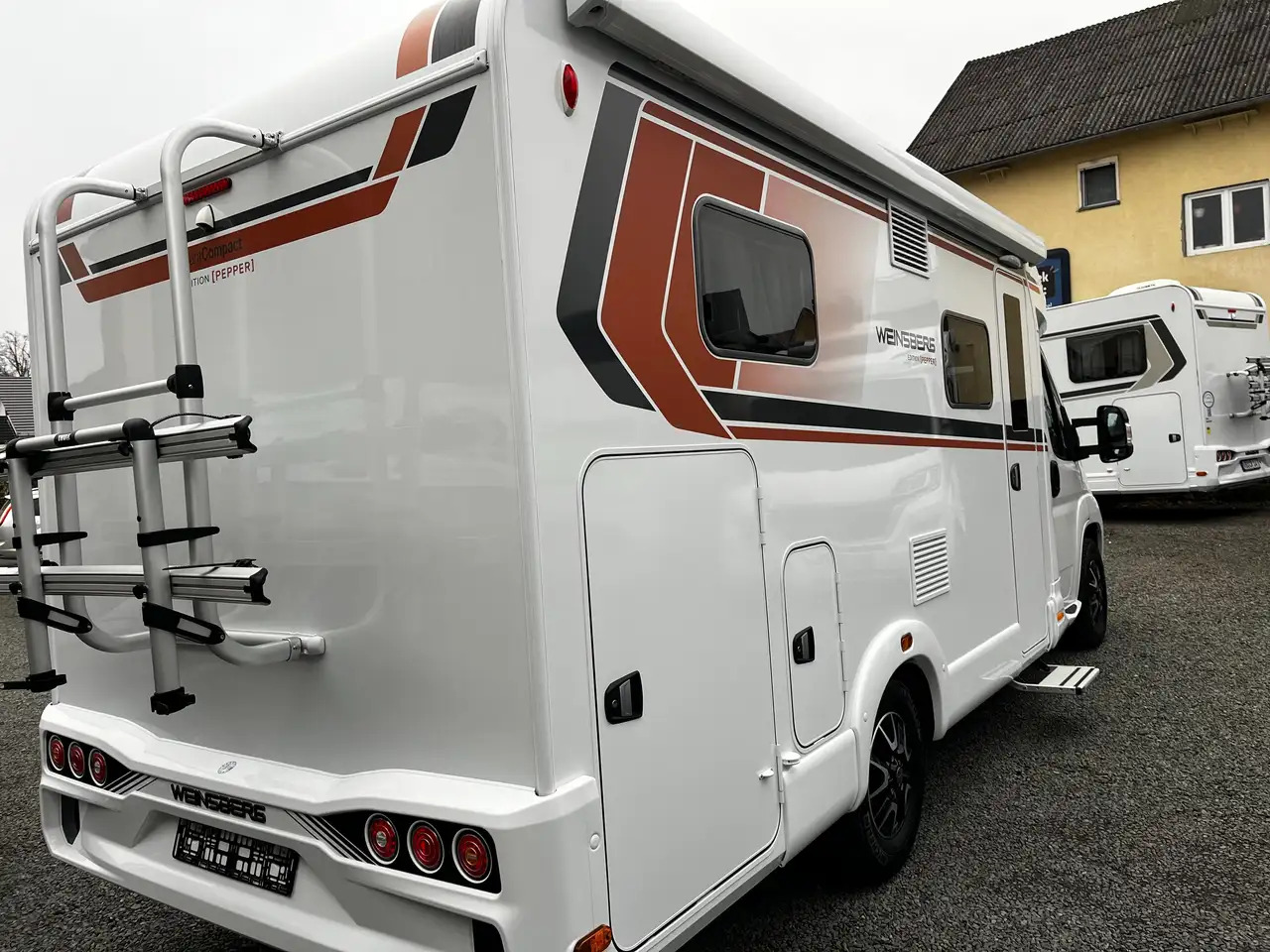 Weinsberg CaraCompact 600 MEG Pepper Mietwagen Verfügbar - Полуинтегриран кемпер: снимка 5 Weinsberg CaraCompact 600 MEG Pepper Mietwagen Verfügbar - Полуинтегриран кемпер: снимка 5