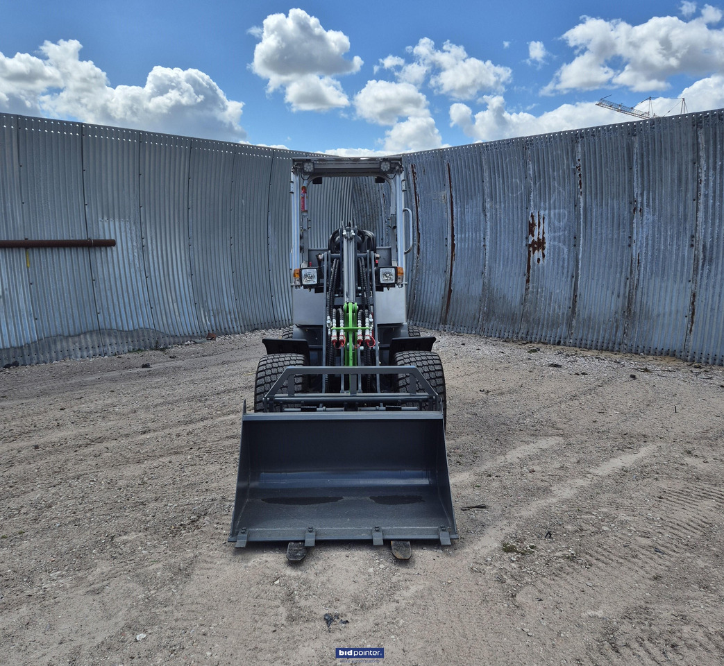 WCM-L2110e - Компактен товарач: снимка 2 WCM-L2110e - Компактен товарач: снимка 2