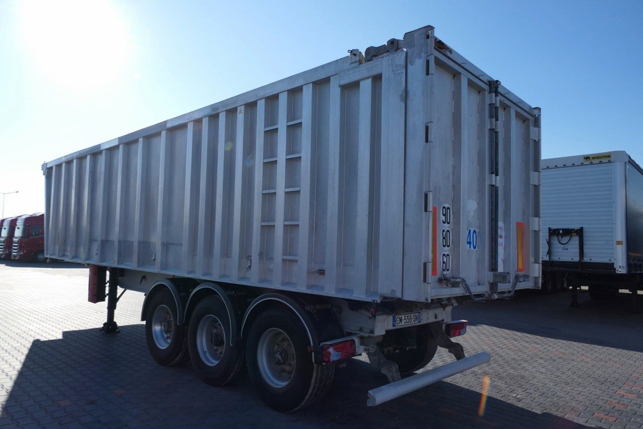 Benalu TIPPER 45 M3/WHOLE ALUMINIUM/5700 KG/FLAP-DOORS - Самосвал полуремарке: снимка 5 Benalu TIPPER 45 M3/WHOLE ALUMINIUM/5700 KG/FLAP-DOORS - Самосвал полуремарке: снимка 5