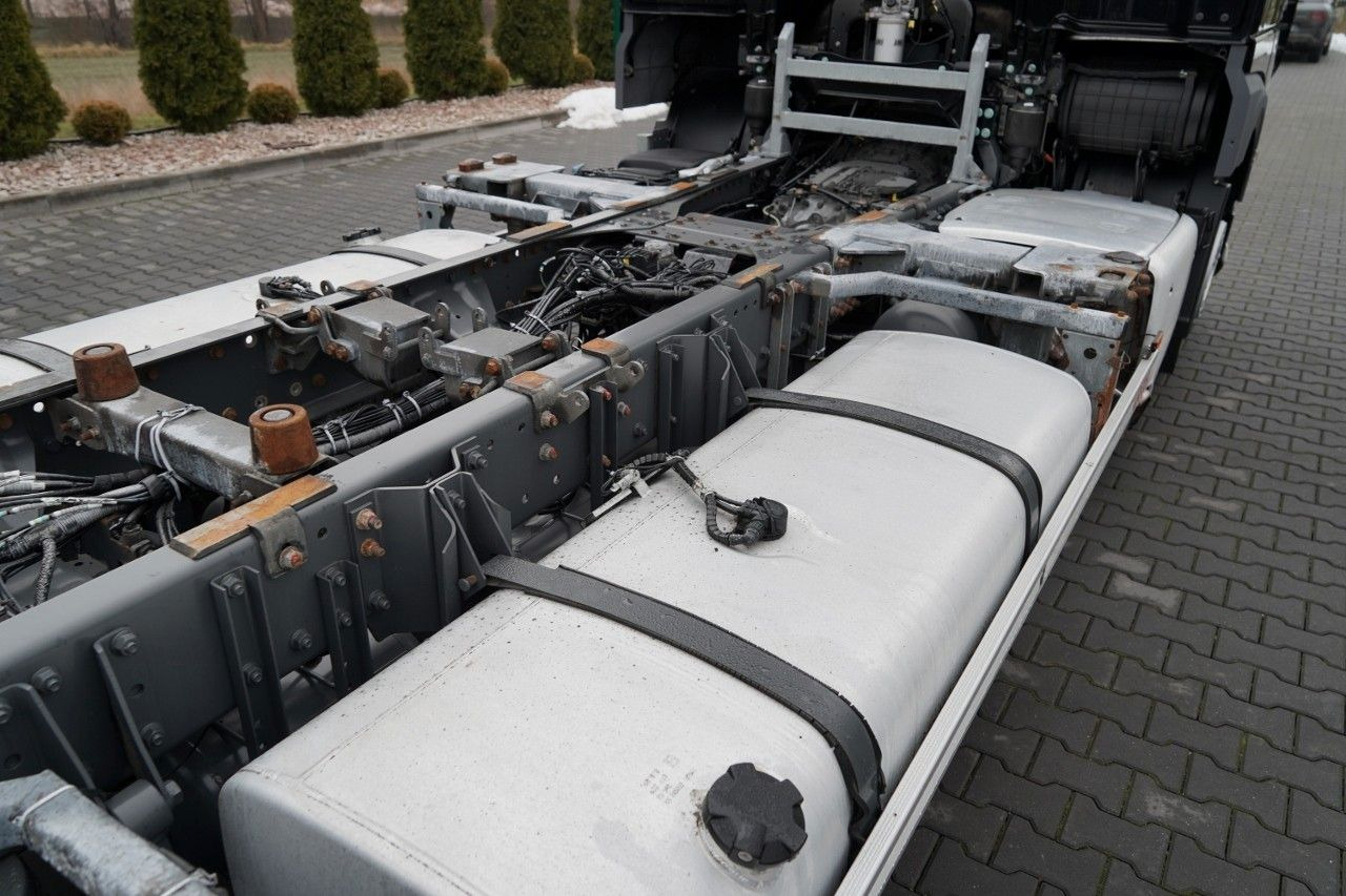 Лизинг на  DAF XF 480 / BDF / 6X2 / ZESTAW TANDEM / SSC / I-PAR DAF XF 480 / BDF / 6X2 / ZESTAW TANDEM / SSC / I-PAR: снимка 16