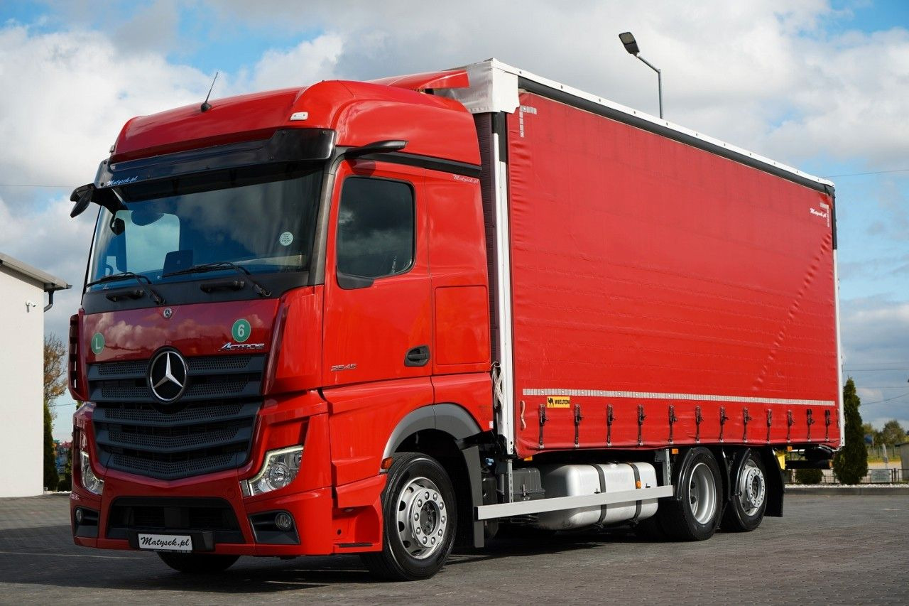 Mercedes-Benz ACTROS 2545 / SOLÓWKA / 6x2 / OŚ PODNOSZONA / B - Камион с брезент: снимка 1 Mercedes-Benz ACTROS 2545 / SOLÓWKA / 6x2 / OŚ PODNOSZONA / B - Камион с брезент: снимка 1